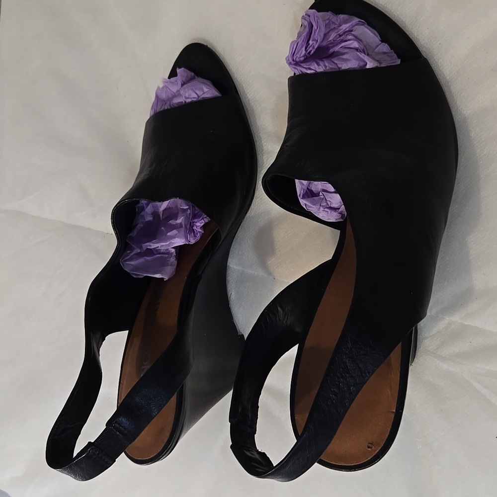 Franco Sarto Black Leather Wedge Sandals Size 8M
